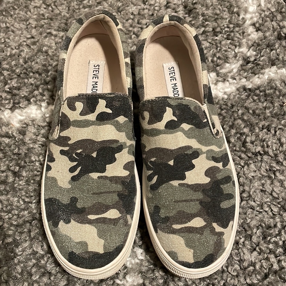 Steve Madden Camo Slip on Sneakers